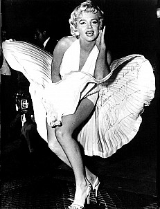 Marilyn Monroe gallery image 19 of 45
